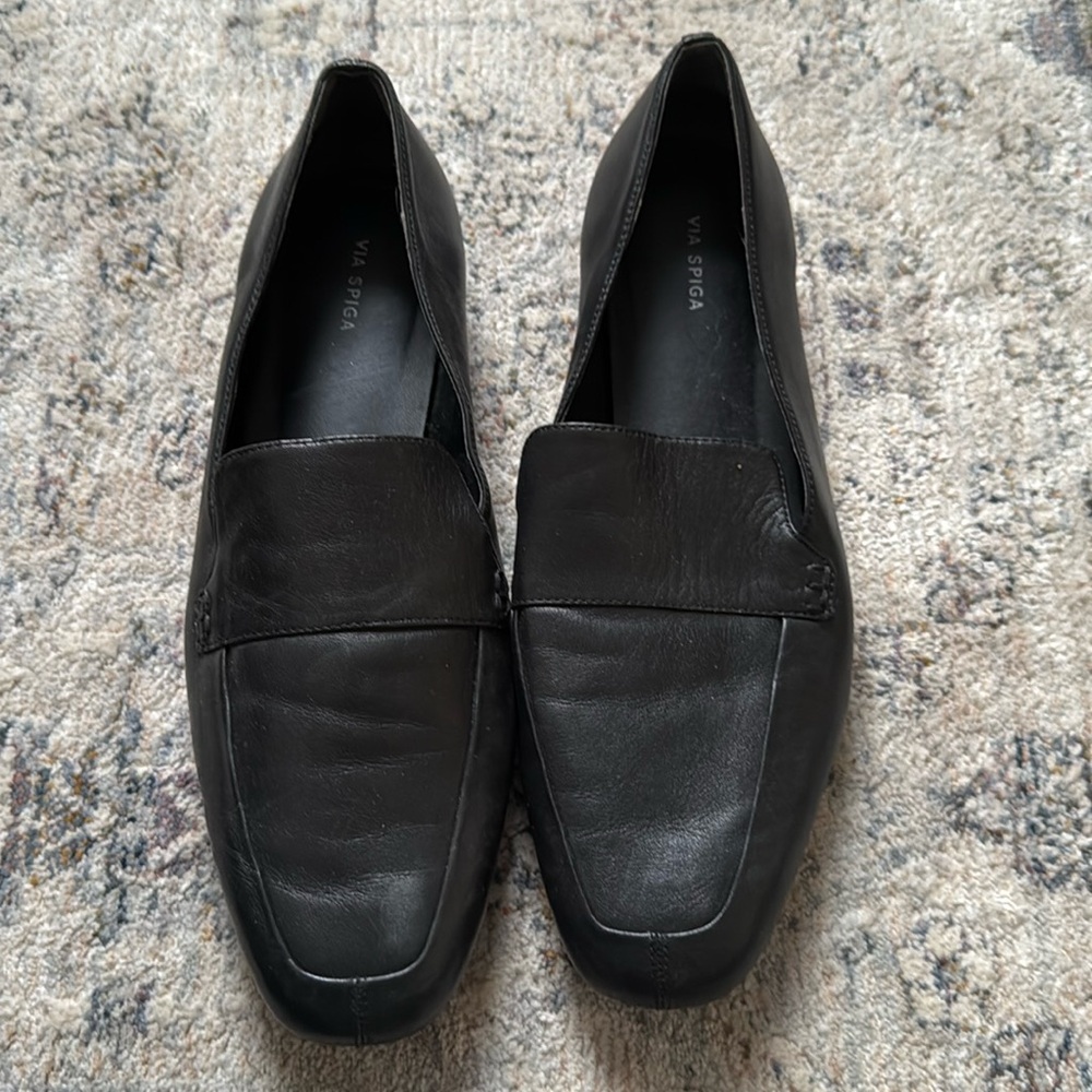 Via Spiga black leather loafers